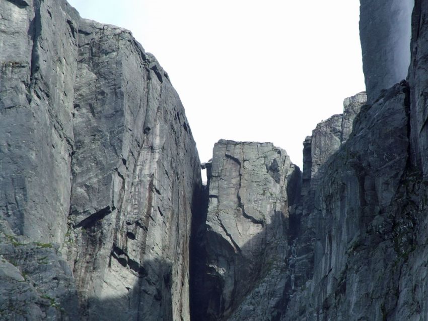 Kjeragbolten Boulder and Mountain Kjerag
